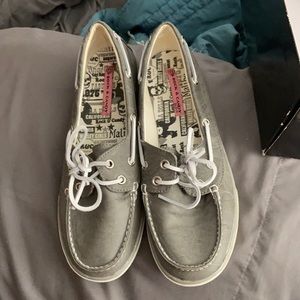 Women’s gray boat shoes.